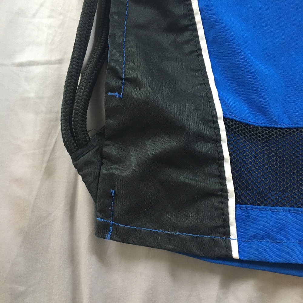 Nike Drawstring Bag - Picture 2 of 3
